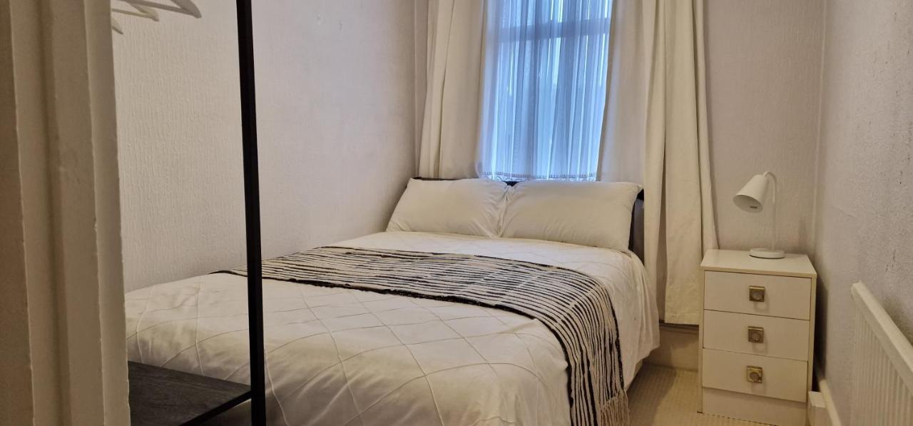 Inviting You To Your Home From Home 10 Minutes From Stratford Westfield Лондон Экстерьер фото