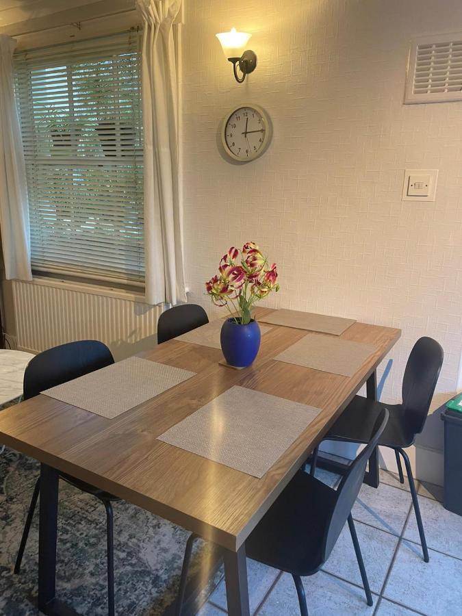 Inviting You To Your Home From Home 10 Minutes From Stratford Westfield Лондон Экстерьер фото