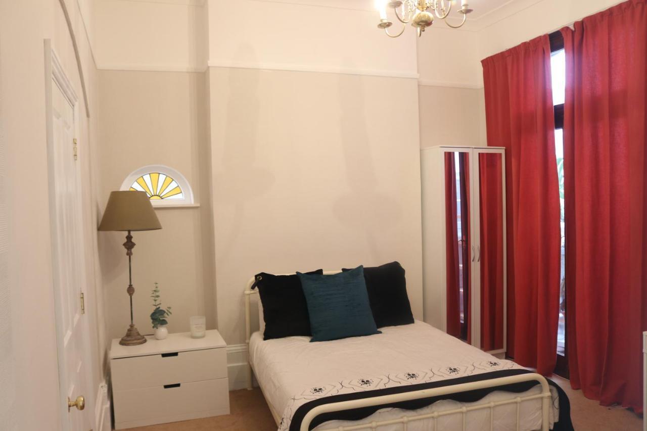 Inviting You To Your Home From Home 10 Minutes From Stratford Westfield Лондон Экстерьер фото
